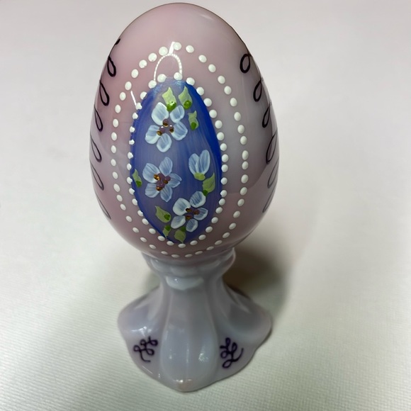 Fenton Egg Limited Edition Hand Painted lilac /pink flowers 1161/3000